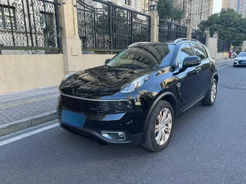 2017 LYNK&CO 01 2.0T 190HP L4 6AT