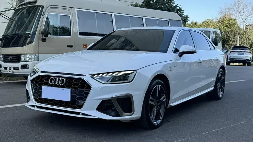 2020 Audi A4L 2.0T 190HP L4 7DCT