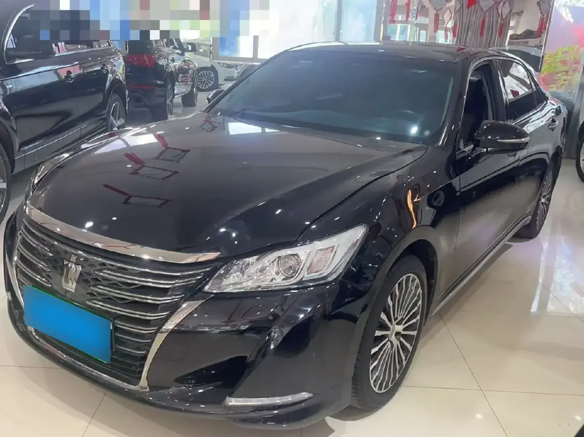 2018 Toyota Crown 2.0T 235HP L4 8AT