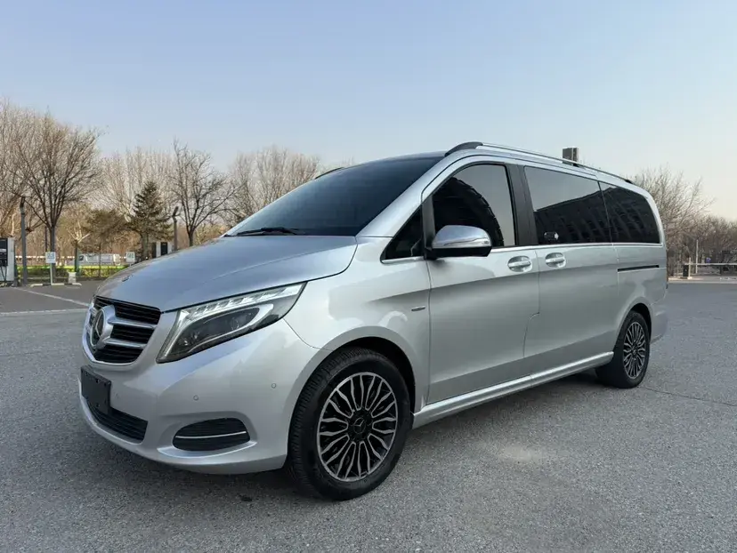 2017 Mercedes-Benz V Class 2.0T 211HP L4 7AT