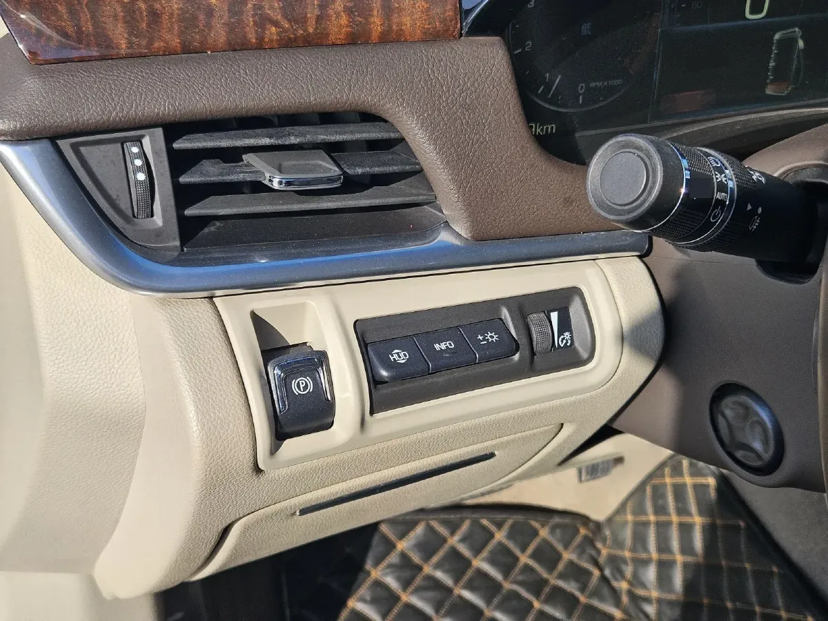 2013 Cadillac XTS 3.6L 309HP V6 6AT,autocango,china used car exporter,china ev exporter,chinese used car exporter,chinese used ev exporter