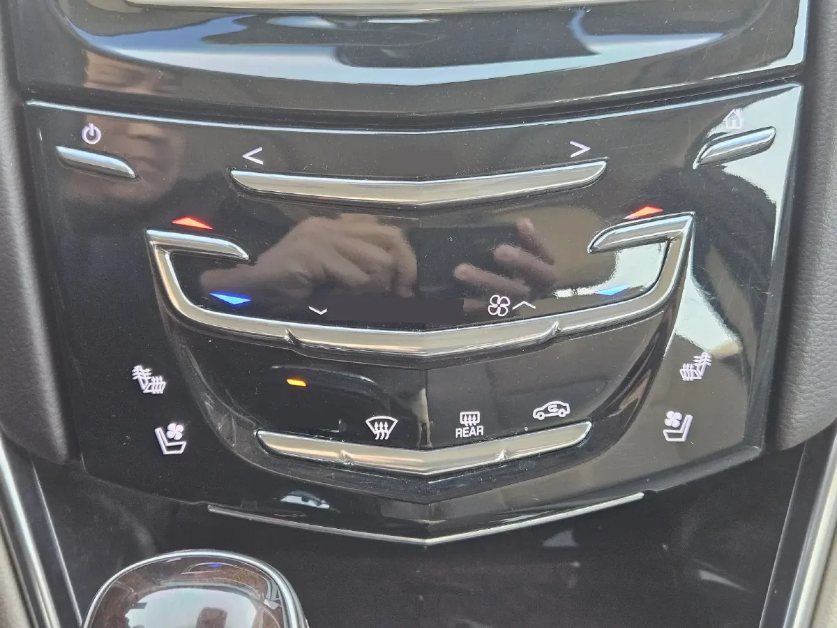 2013 Cadillac XTS 3.6L 309HP V6 6AT,autocango,china used car exporter,china ev exporter,chinese used car exporter,chinese used ev exporter