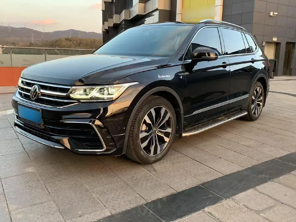 2022 Volkswagen Tiguan L 2.0T 186HP L4 7DCT