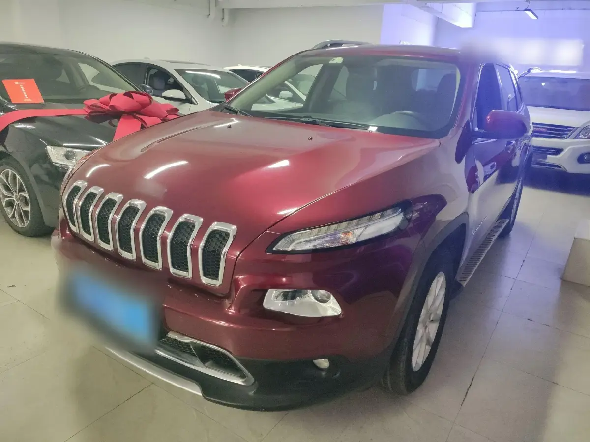 2016 Jeep Cherokee 2.4L 175HP L4 9AT