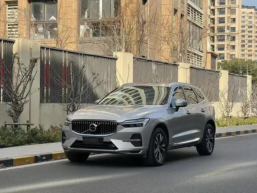 2024 Volvo XC60 2.0T 250HP L4 8AT