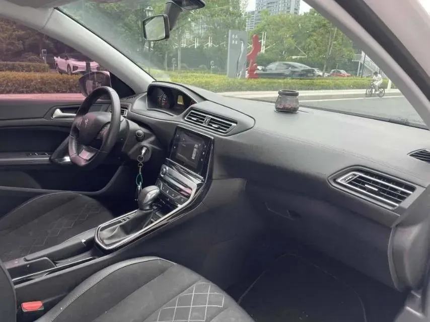 2016 Peugeot 308 1.6L 117HP L4 6AT,autocango,china used car exporter,china ev exporter,chinese used car exporter,chinese used ev exporter
