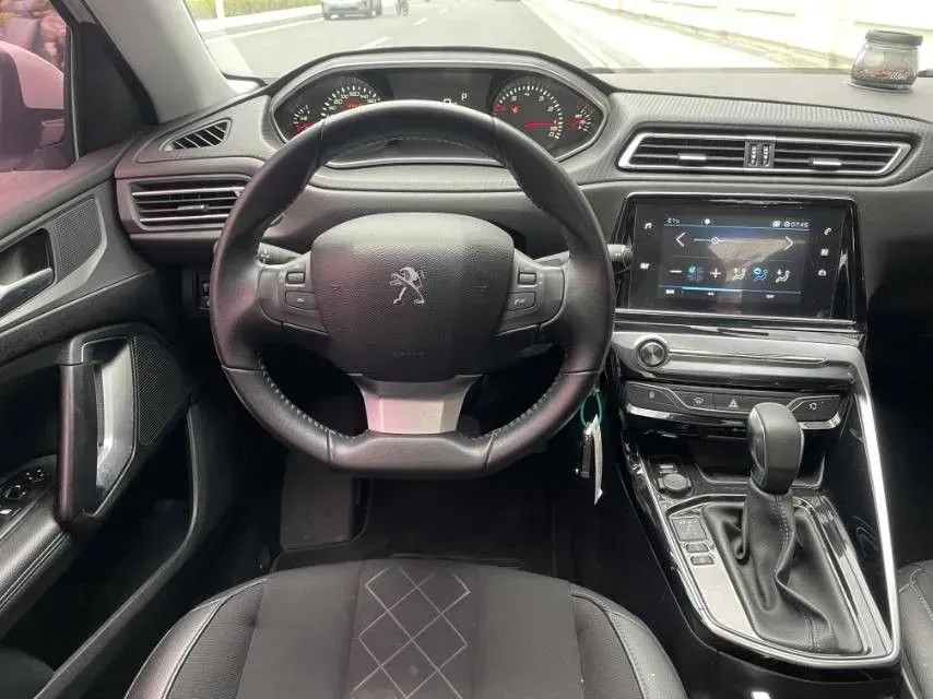 2016 Peugeot 308 1.6L 117HP L4 6AT,autocango,china used car exporter,china ev exporter,chinese used car exporter,chinese used ev exporter