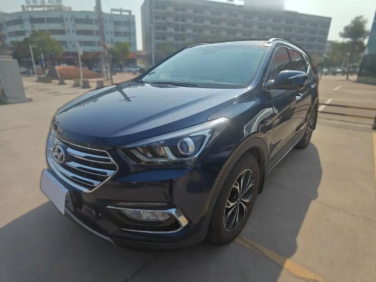 2017 Hyundai Santafe 2.0T 245HP L4 6AT