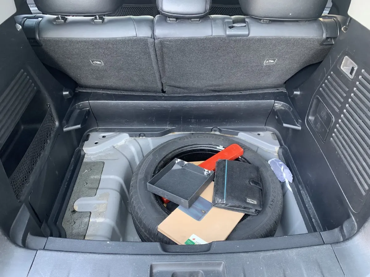 2015 Luxgen 6 SUV 1.8T 180HP L4 6AT,autocango,china used car exporter,china ev exporter,chinese used car exporter,chinese used ev exporter