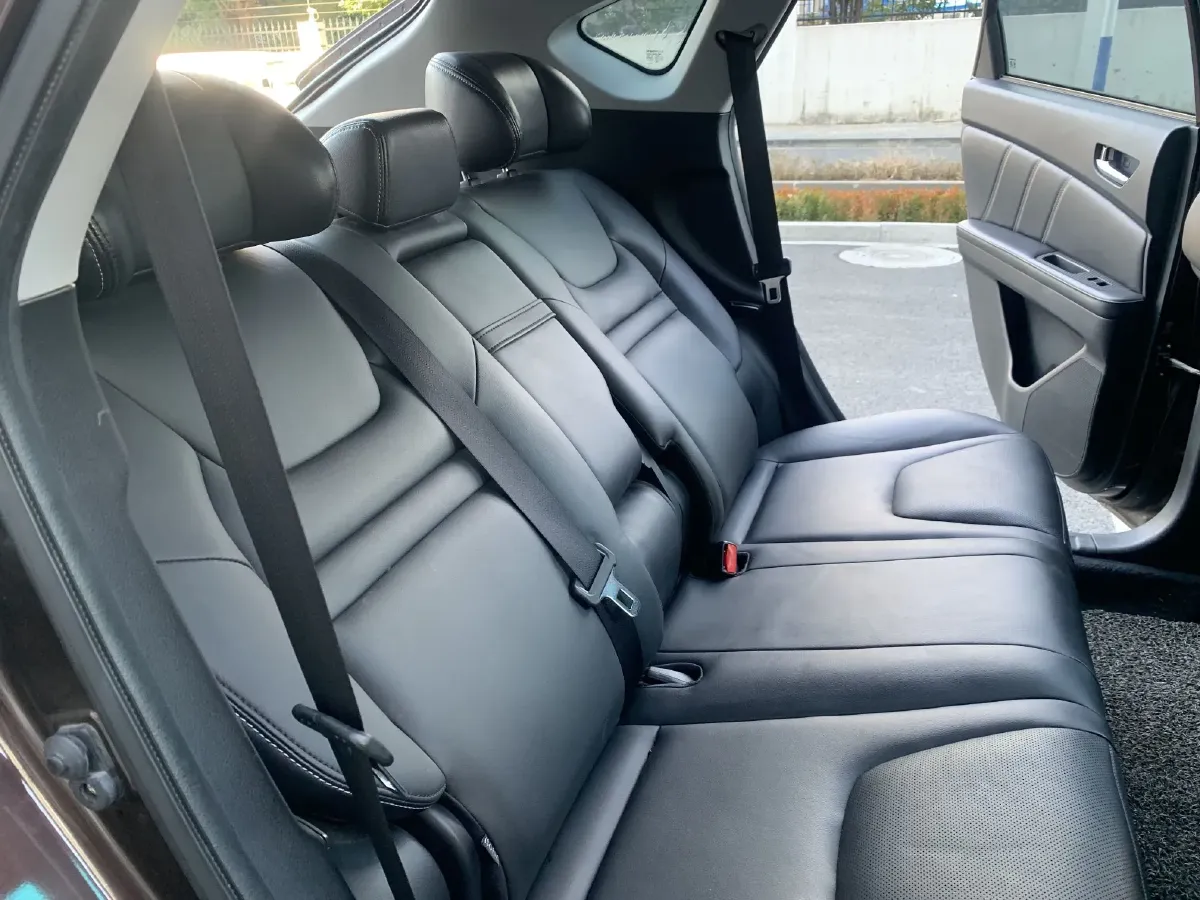 2015 Luxgen 6 SUV 1.8T 180HP L4 6AT,autocango,china used car exporter,china ev exporter,chinese used car exporter,chinese used ev exporter