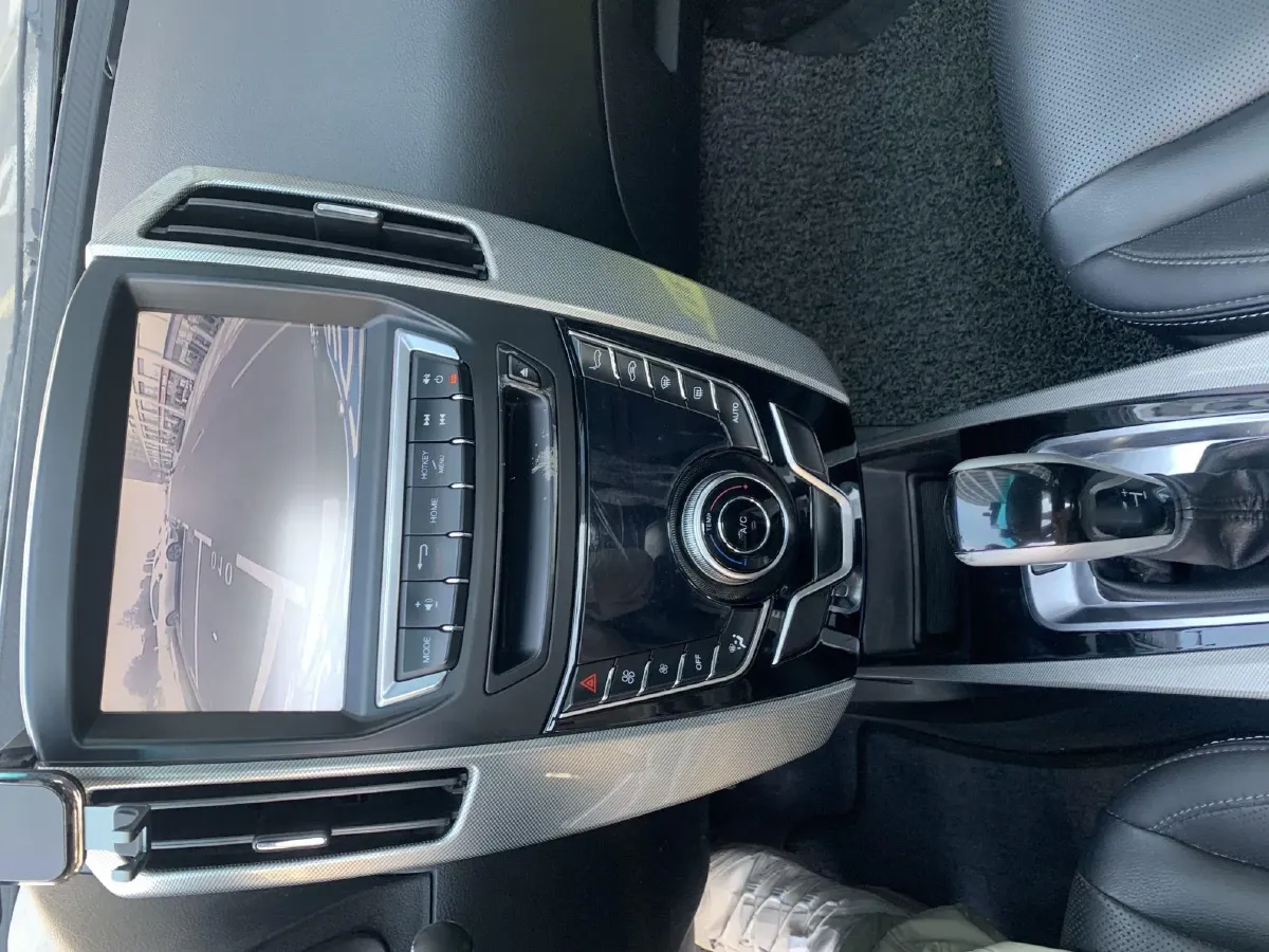 2015 Luxgen 6 SUV 1.8T 180HP L4 6AT,autocango,china used car exporter,china ev exporter,chinese used car exporter,chinese used ev exporter