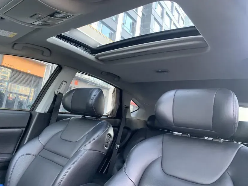 2015 Luxgen 6 SUV 1.8T 180HP L4 6AT,autocango,china used car exporter,china ev exporter,chinese used car exporter,chinese used ev exporter