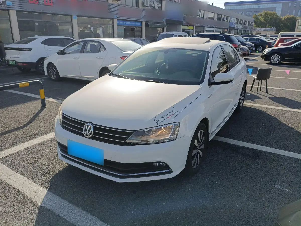 2018 Volkswagen Sagitar 1.2T 110HP L4 7DCT