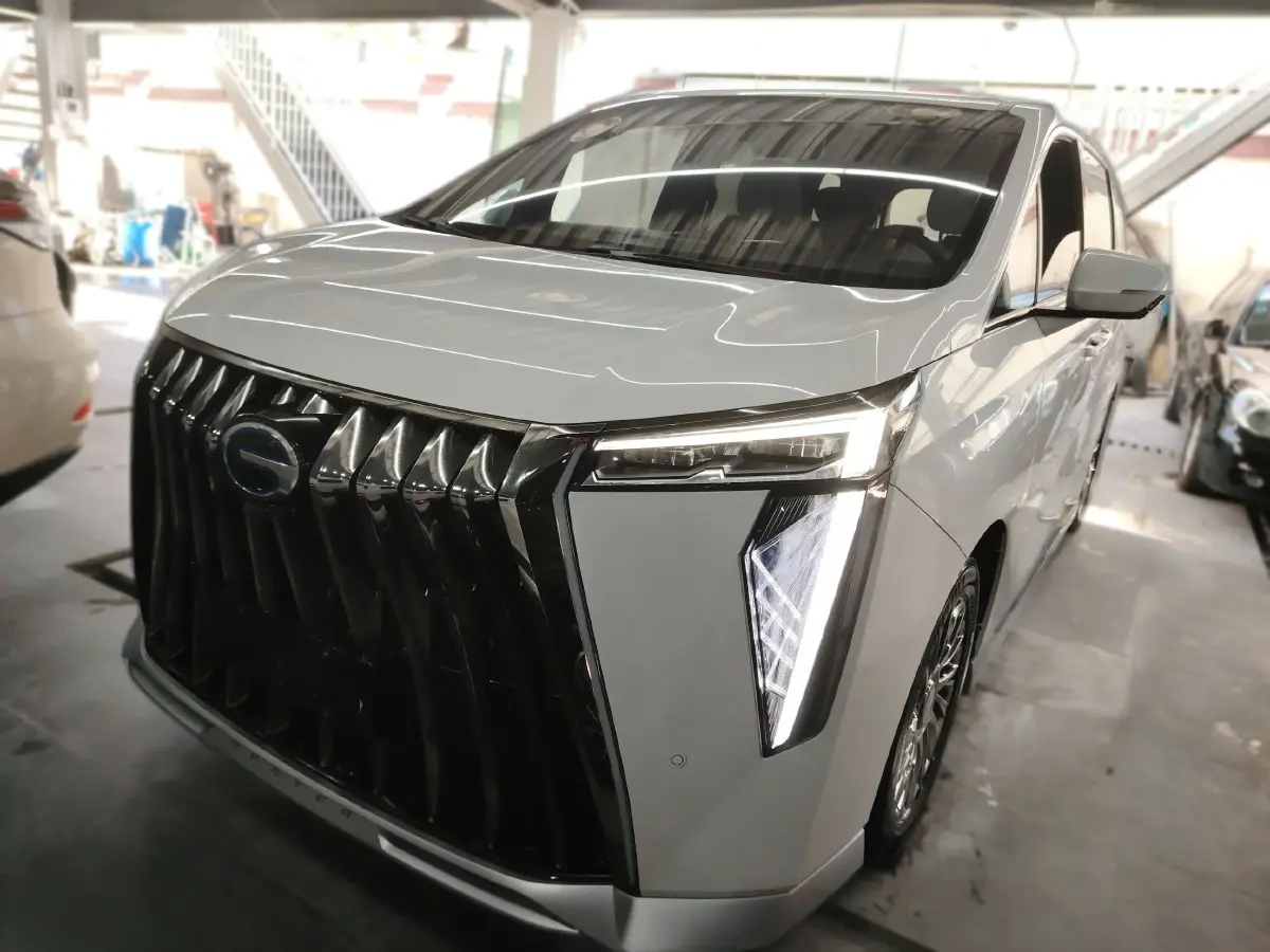 2023 GAC Trumpchi M8 2.0T 190HP L4 E-CVT Hybrid