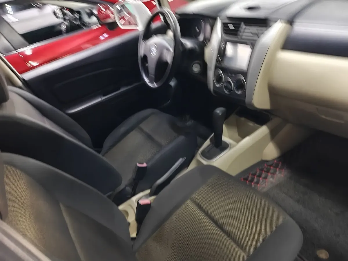 2013 Venucia R50 1.6L 117HP L4 4AT,autocango,china used car exporter,china ev exporter,chinese used car exporter,chinese used ev exporter