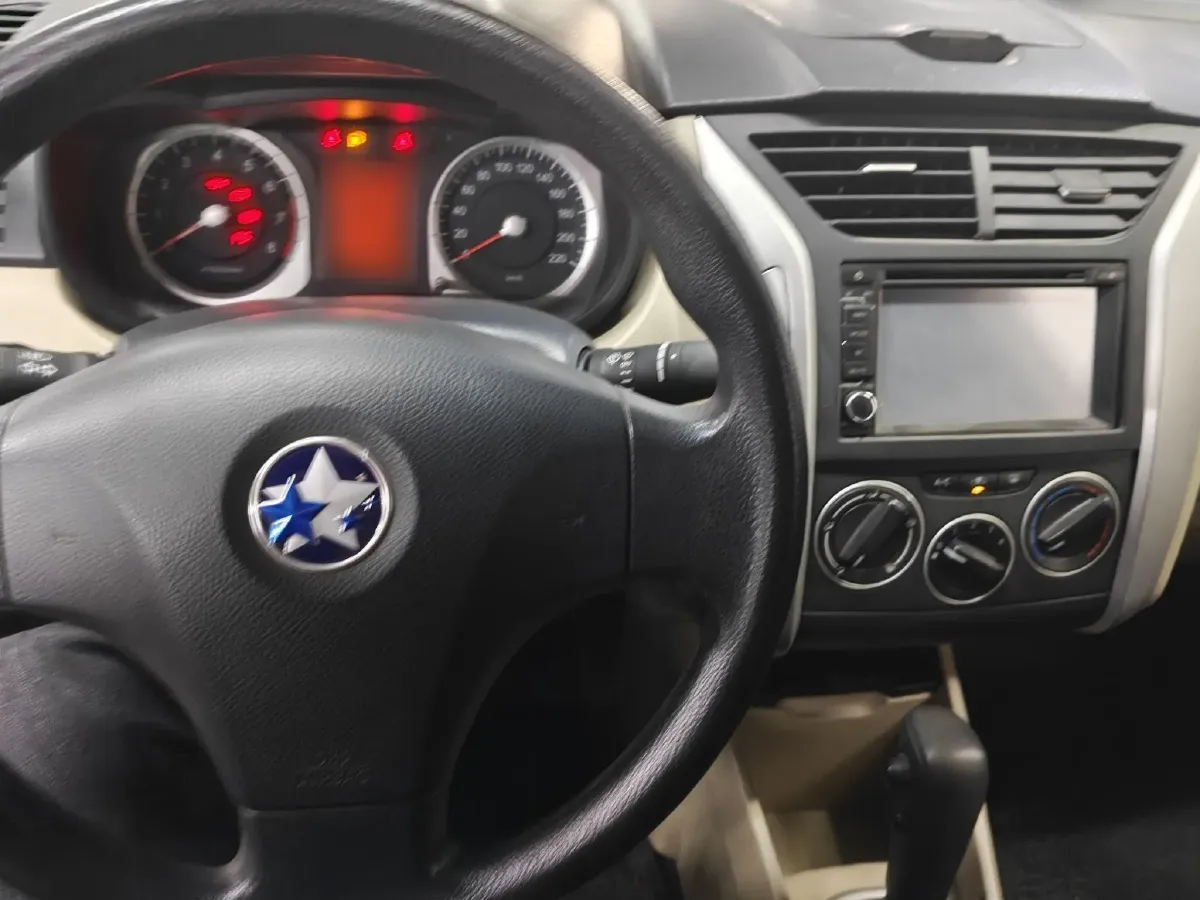 2013 Venucia R50 1.6L 117HP L4 4AT,autocango,china used car exporter,china ev exporter,chinese used car exporter,chinese used ev exporter