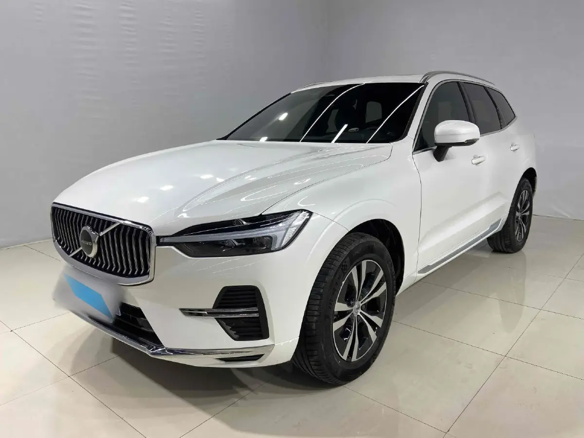 2024 Volvo XC60 2.0T 250HP L4 8AT