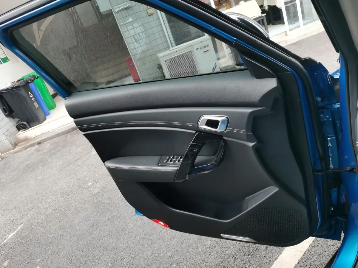 2021 BeiJing BJ30 1.5T 156HP L4 6AT,autocango,china used car exporter,china ev exporter,chinese used car exporter,chinese used ev exporter