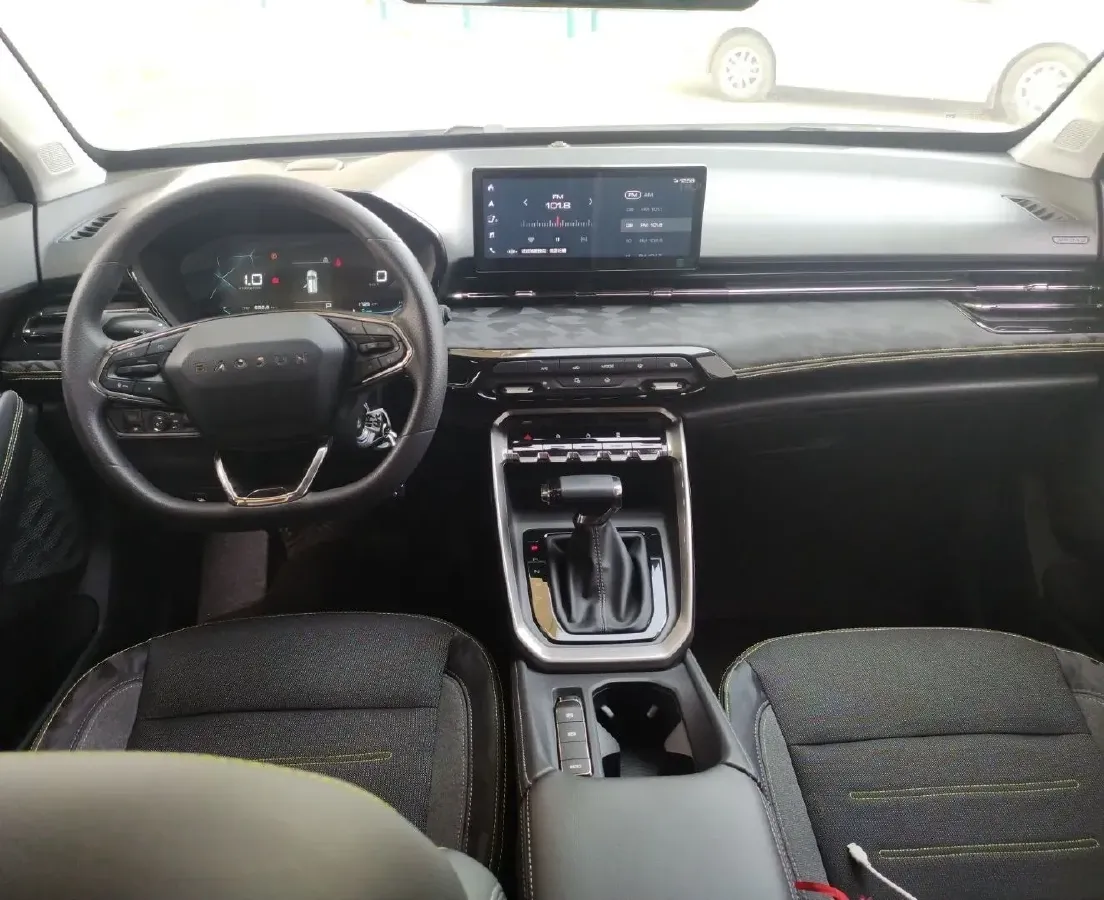 2020 BaoJun RS-3 1.5L 99HP L4 CVT,autocango,china used car exporter,china ev exporter,chinese used car exporter,chinese used ev exporter