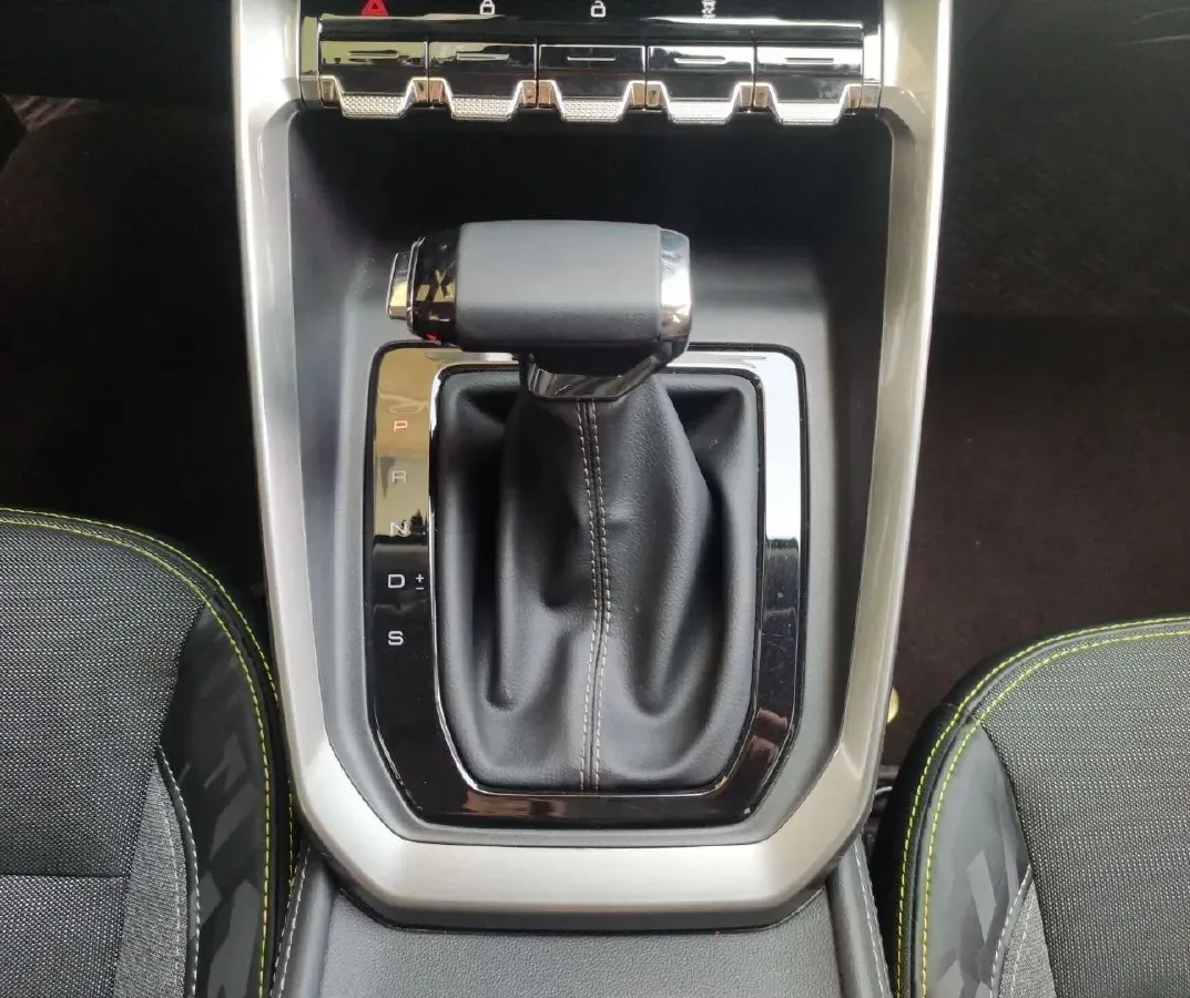 2020 BaoJun RS-3 1.5L 99HP L4 CVT,autocango,china used car exporter,china ev exporter,chinese used car exporter,chinese used ev exporter