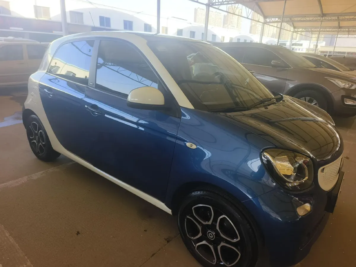 2018 Smart smart forfour 0.9T 90HP L3 6DCT,autocango,china used car exporter,china ev exporter,chinese used car exporter,chinese used ev exporter