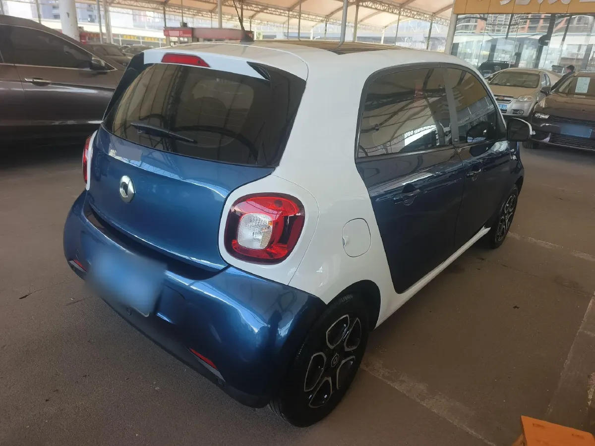 2018 Smart smart forfour 0.9T 90HP L3 6DCT,autocango,china used car exporter,china ev exporter,chinese used car exporter,chinese used ev exporter