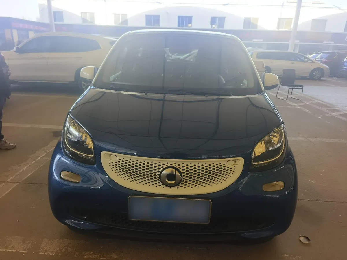 2018 Smart smart forfour 0.9T 90HP L3 6DCT,autocango,china used car exporter,china ev exporter,chinese used car exporter,chinese used ev exporter