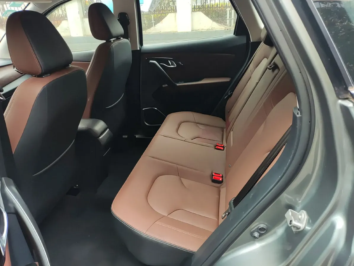 2016 FAW Senia R7 1.6L 116HP L4 5MT,autocango,china used car exporter,china ev exporter,chinese used car exporter,chinese used ev exporter