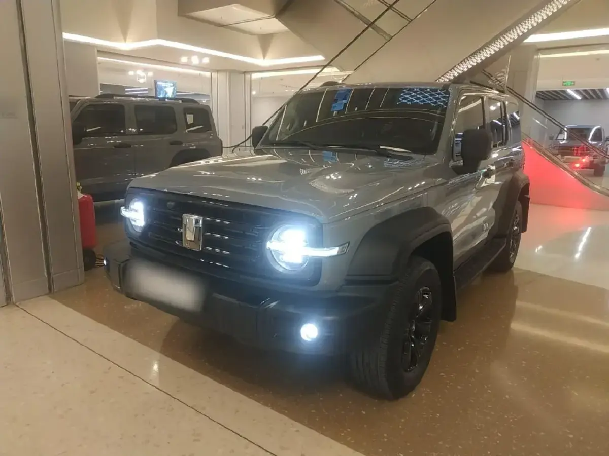 2024 Tank 300 2.0T 227HP L4 8AT