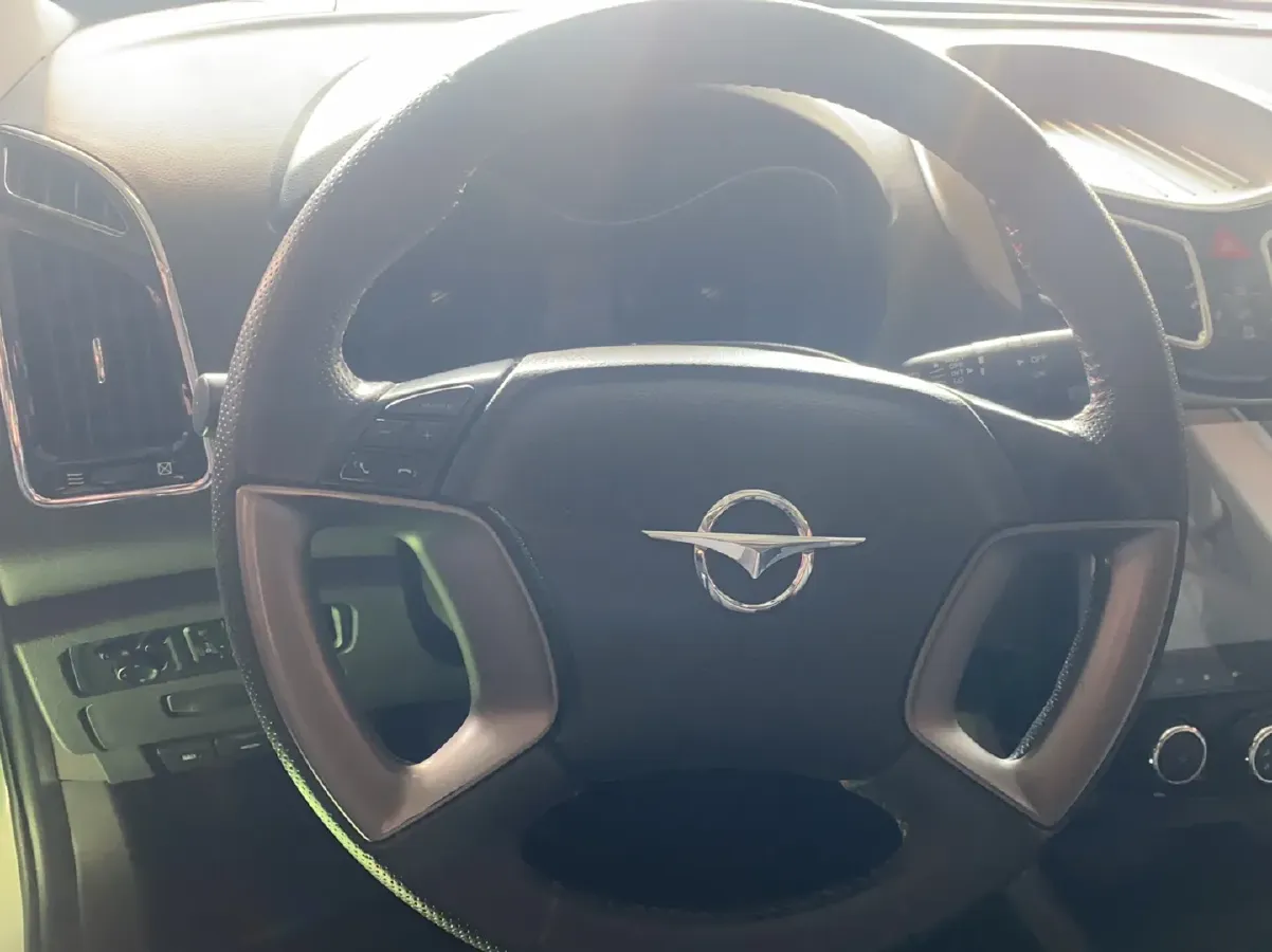 2016 HaiMa S5 1.6L 122HP L4 5MT,autocango,china used car exporter,china ev exporter,chinese used car exporter,chinese used ev exporter