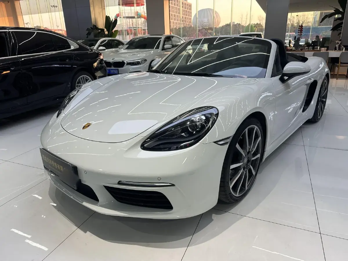 2022 Porsche 718 2.0T 250HP H4 7DCT