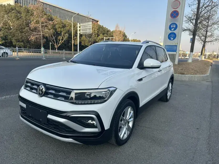 2019 Volkswagen T-Cross 1.4T 150HP L4 7DCT