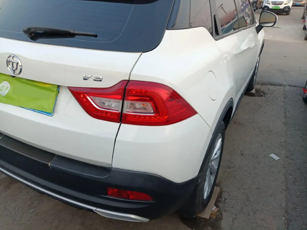 2017 Brilliance Auto V3 1.5L 112HP L4 5MT,autocango,china used car exporter,china ev exporter,chinese used car exporter,chinese used ev exporter