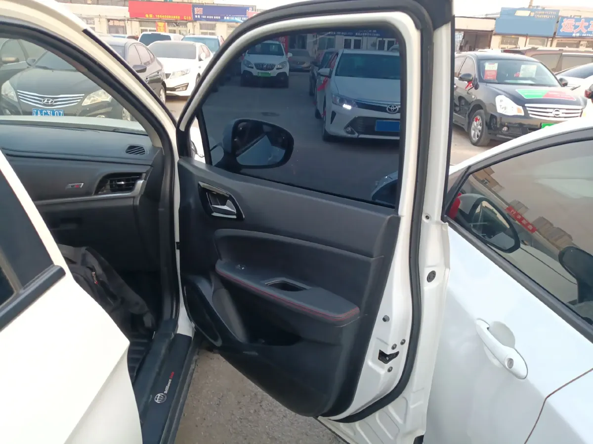 2017 Brilliance Auto V3 1.5L 112HP L4 5MT,autocango,china used car exporter,china ev exporter,chinese used car exporter,chinese used ev exporter