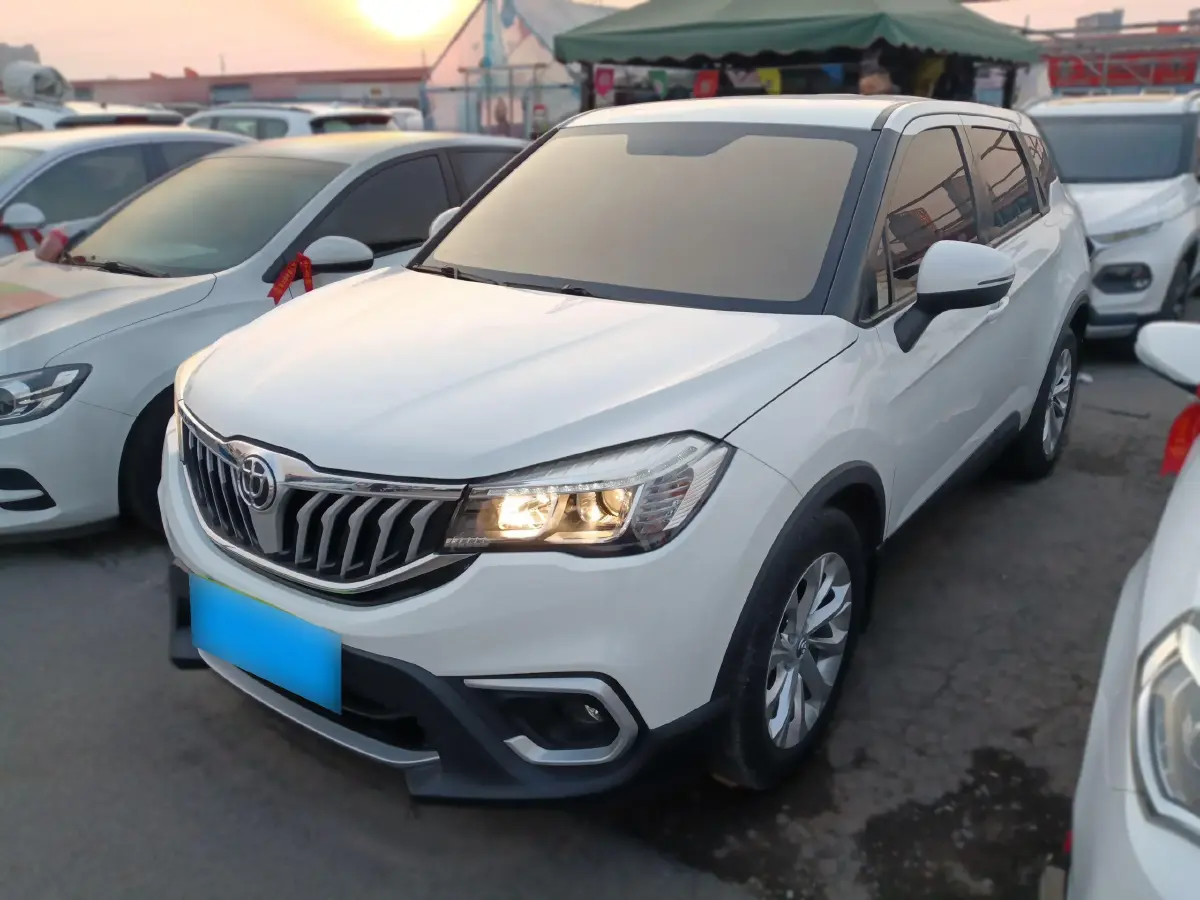 2017 Brilliance Auto V3 1.5L 112HP L4 5MT