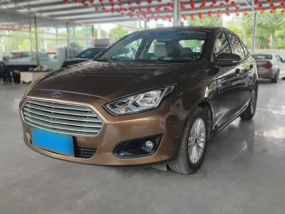 2015 Ford Escort 1.5L 113HP L4 5MT