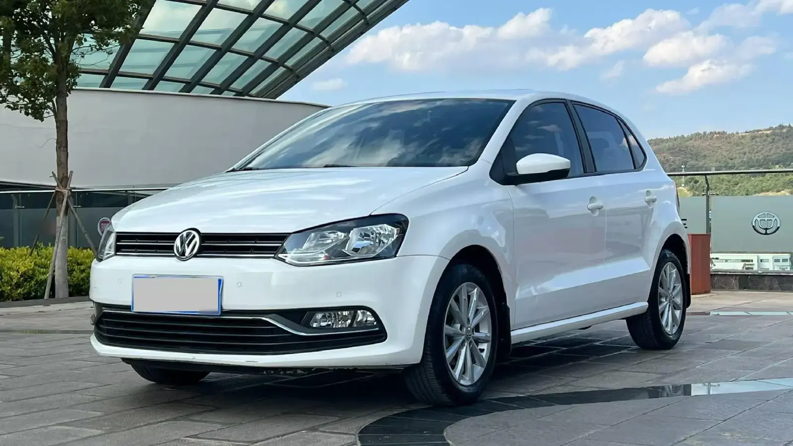 2014 Volkswagen Polo 1.6L 110HP L4 6AT