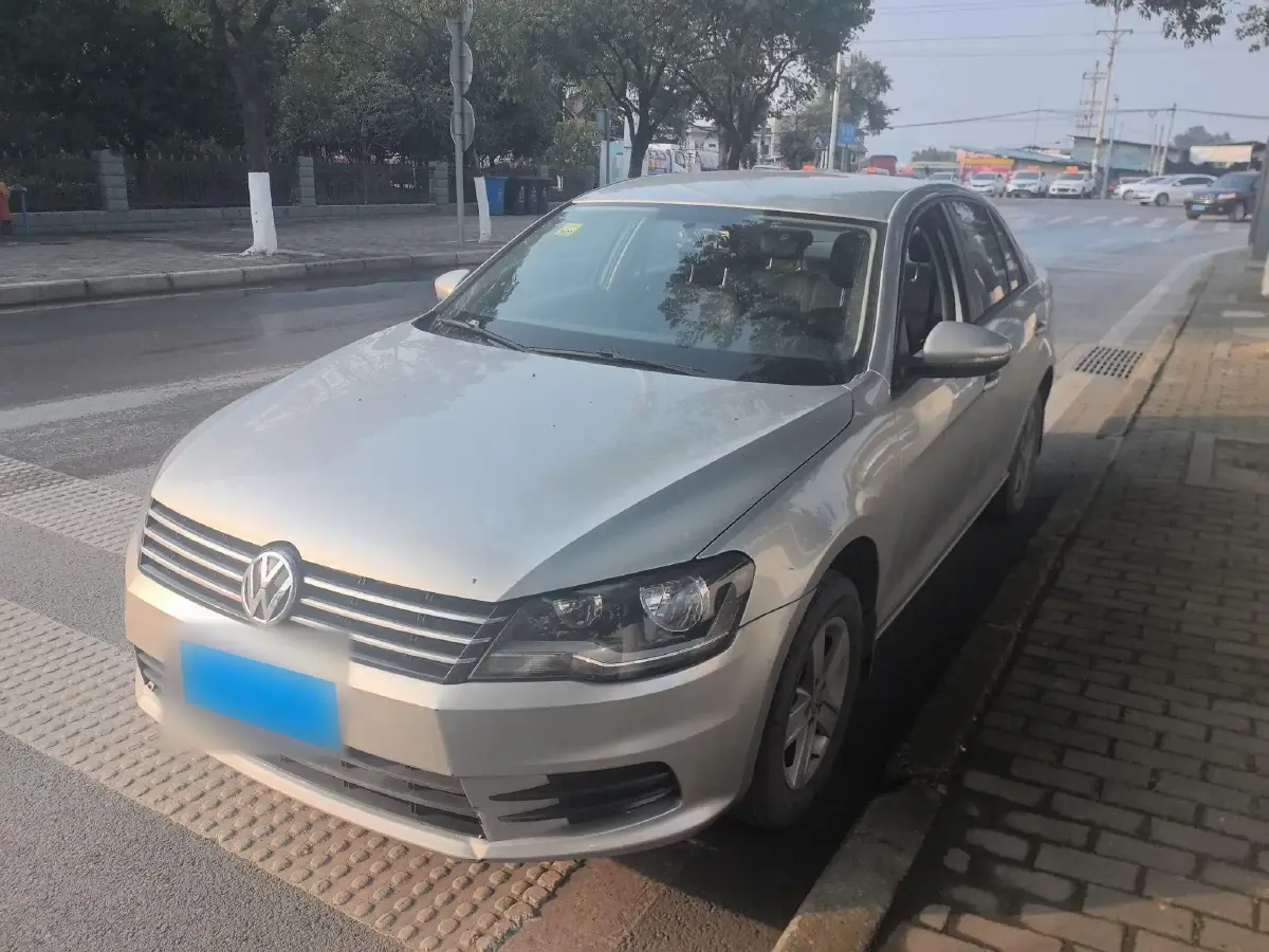 2014 Volkswagen Bora 1.6L 105HP L4 5MT