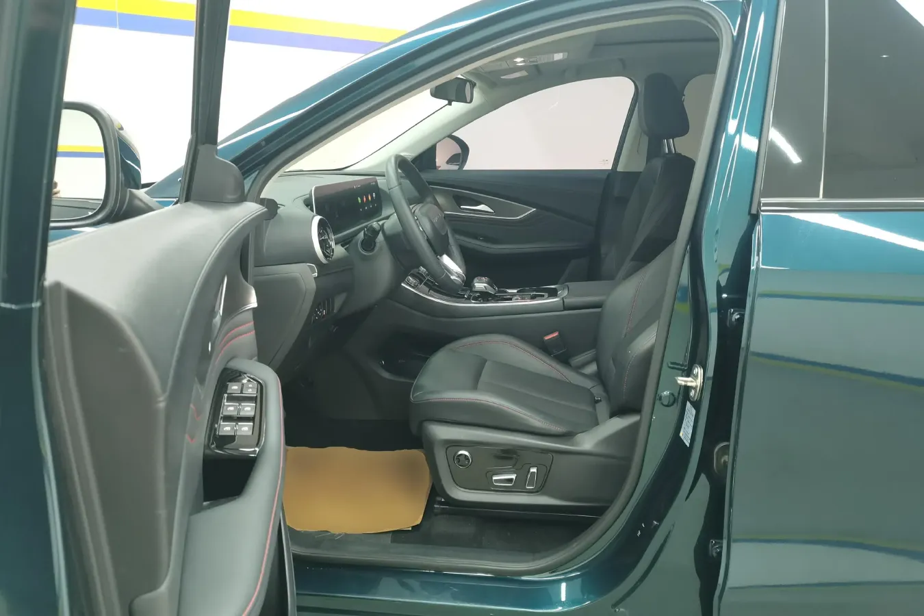 2021 DongFeng Forthing T5 EVO 1.5T 197HP L4 7DCT,autocango,china used car exporter,china ev exporter,chinese used car exporter,chinese used ev exporter