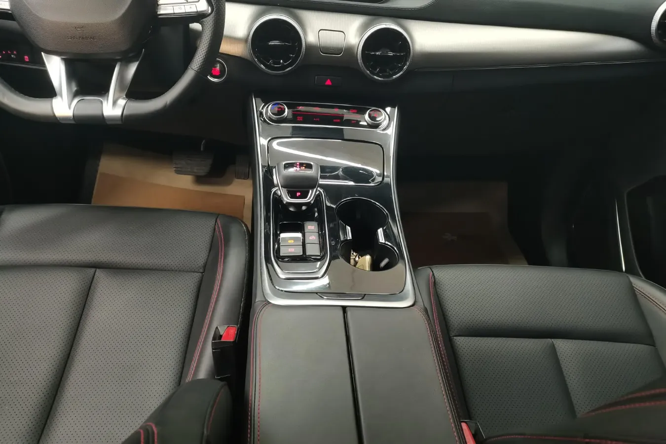 2021 DongFeng Forthing T5 EVO 1.5T 197HP L4 7DCT,autocango,china used car exporter,china ev exporter,chinese used car exporter,chinese used ev exporter