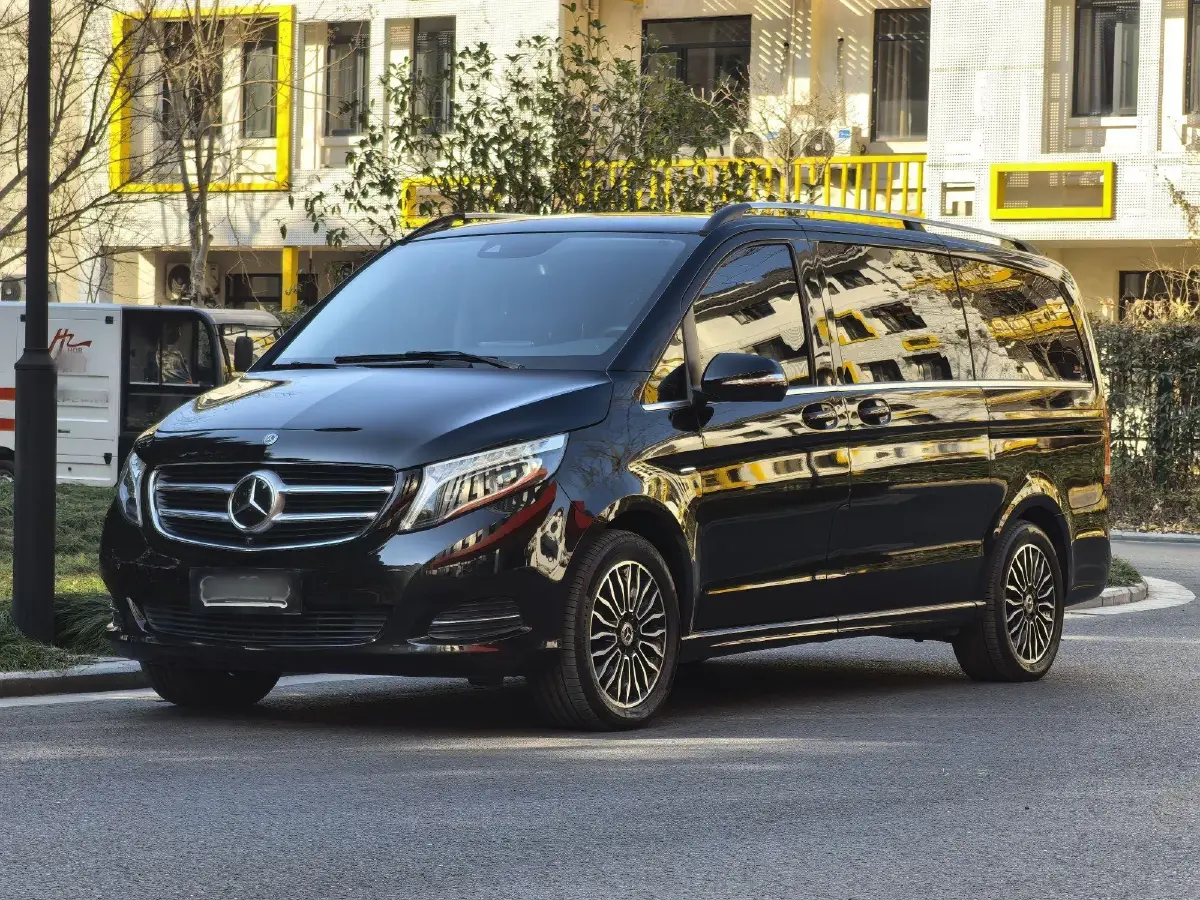 2018 Mercedes-Benz V Class 2.0T 211HP L4 7AT
