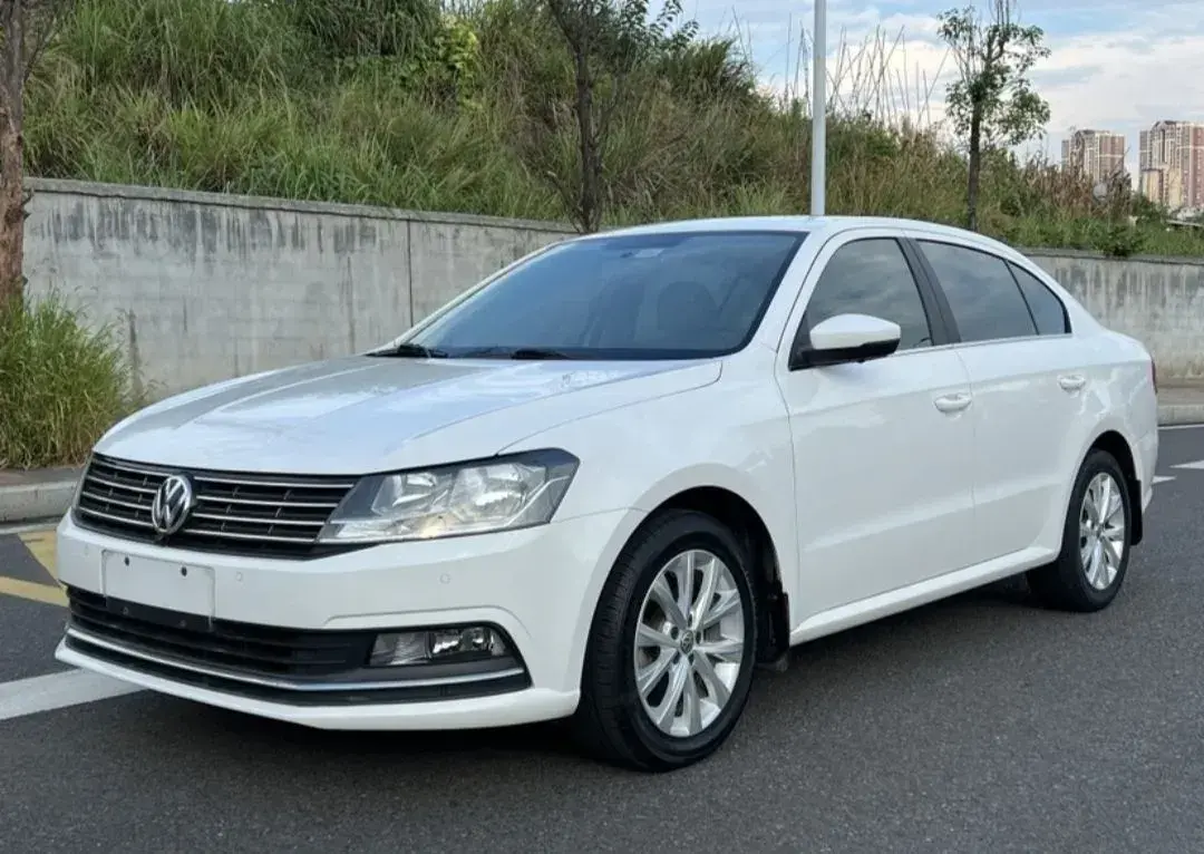 2015 Volkswagen Lavida 1.6L 110HP L4 6AT