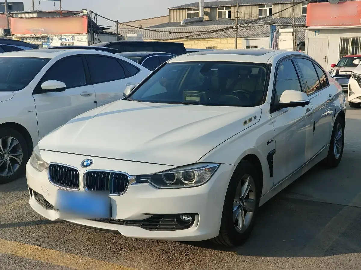 2015 BMW 3 Series 2.0T 184HP L4 8AT