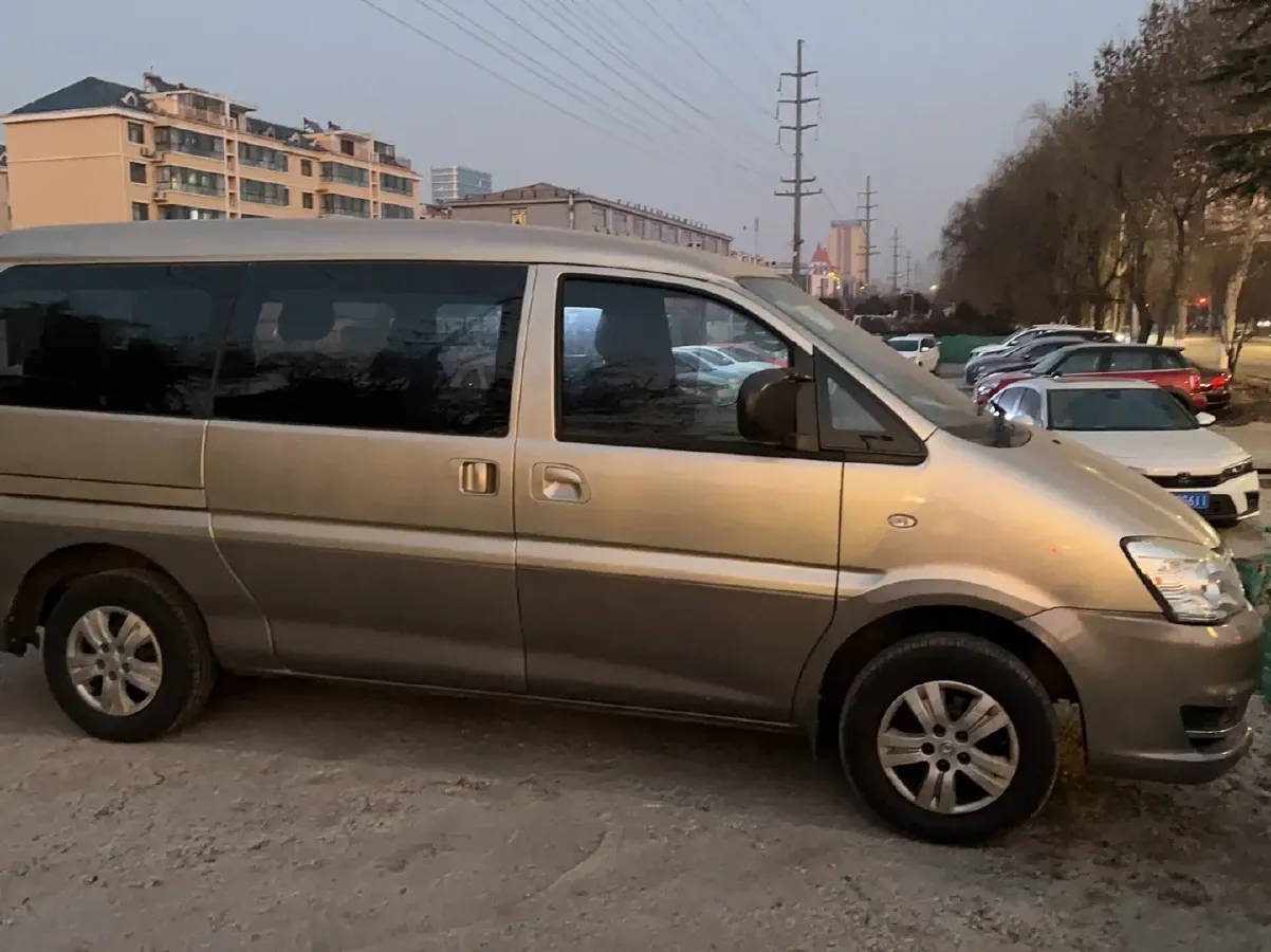 2017 DongFeng Forthing LingZhi 1.6L 113HP L4 5MT,autocango,china used car exporter,china ev exporter,chinese used car exporter,chinese used ev exporter
