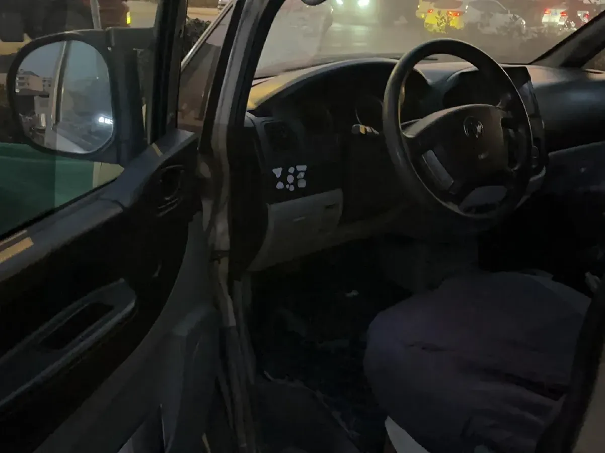 2017 DongFeng Forthing LingZhi 1.6L 113HP L4 5MT,autocango,china used car exporter,china ev exporter,chinese used car exporter,chinese used ev exporter