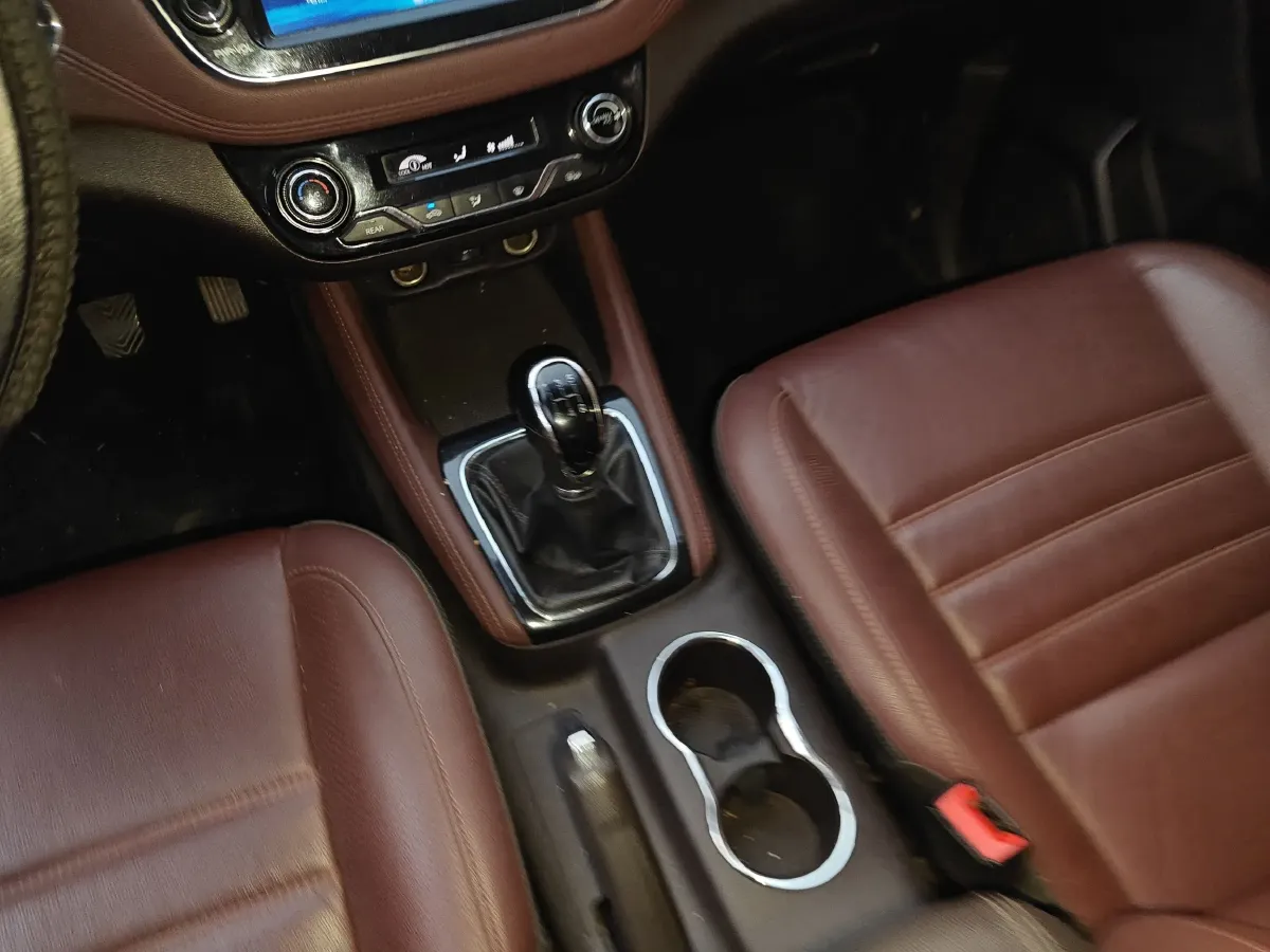 2017 ChangAn Linmax 1.6L 125HP L4 5MT,autocango,china used car exporter,china ev exporter,chinese used car exporter,chinese used ev exporter