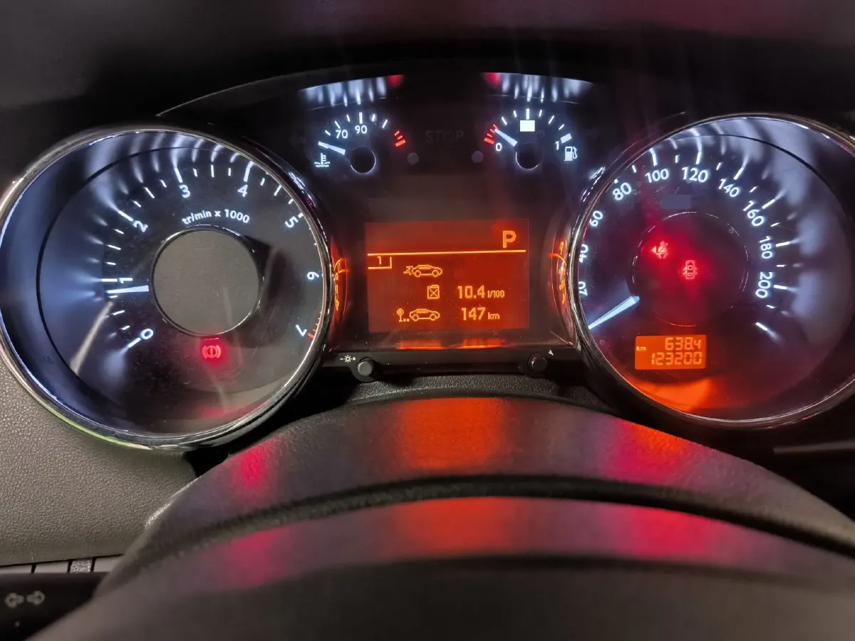 2013 Peugeot 3008 1.6T 163HP L4 6AT,autocango,china used car exporter,china ev exporter,chinese used car exporter,chinese used ev exporter