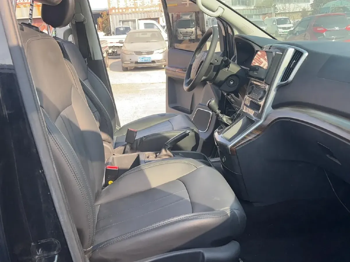 2022 DongFeng Forthing LingZhi Plus 2.0L 133HP L4 6MT,autocango,china used car exporter,china ev exporter,chinese used car exporter,chinese used ev exporter