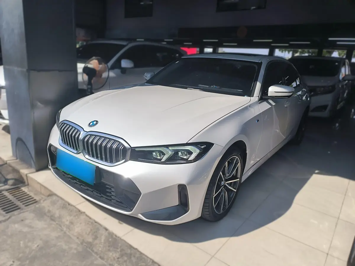 2024 BMW 3 Series 2.0T 156HP L4 8AT