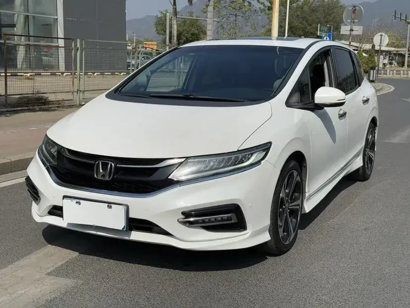 2017 Honda Jade 1.5T 156HP L4 CVT